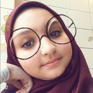 Meet your Posher, Manal